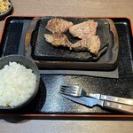 感動の肉と米 稲毛山王店 - カルビステーキセットレギュラー