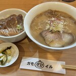 RAMEN ガモウスマイル - 味噌らーめんとヅケ飯