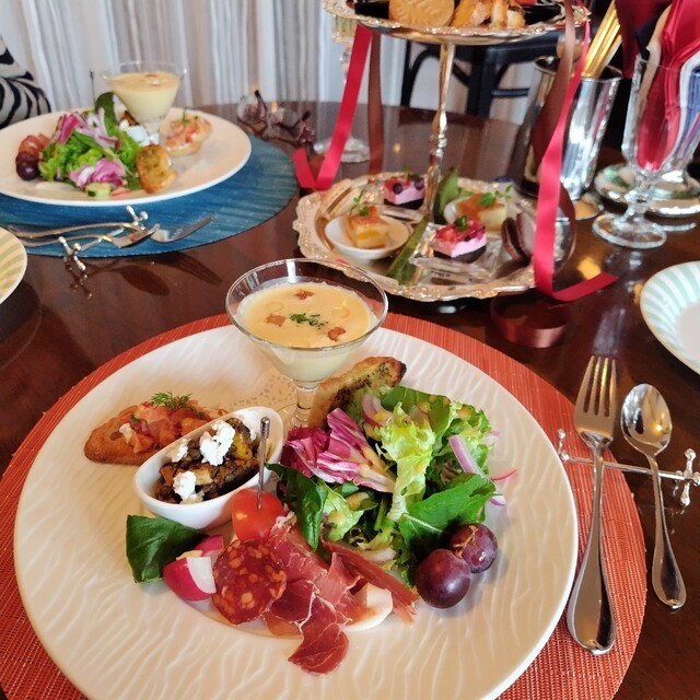 Roast & Salon Cafe Crete Island