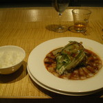 スーツァン・レストラン陳 - 　南州黒豚肉の雲白肉のうま辛風味・その１です。