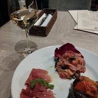 イル カルディナーレ 銀座コリドー店 - 白ワインと前菜