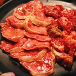 焼肉ホルモン ある - 