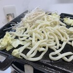 ホルモン千葉 - 〆の焼きうどん。