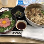 海鮮丼がってん寿司 - 2024/2/23 ランチで利用。きのこ肉うどん　ねぎとろたたき丼定食(1,000円)