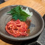 炭火焼肉 牛仁 - ユッケ(混ぜた後)