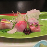 三養荘 - お造りアップ