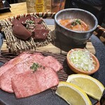 ホルモン焼肉 はやぶさ - 