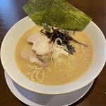 燈 - とんこつラーメン！