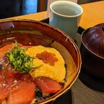 Nihon Sakari Sakagura Toori Rengakan Hana Sakari - 特別メニューの特製漬け鮪丼 コレ一と酒が絶品