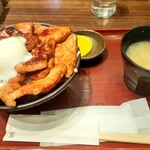 Doraibu Ini Toubu Tadom Meijin - 肉盛りとろ～り温泉たまご豚丼1,815円がそれです！