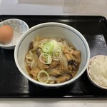 Kuma ya - 鶏すきうどん（卵つき）　７３０円