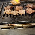 黒毛和牛食べ放題 焼肉結局たれ。 - 