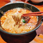 萬珍軒 - 細麺がいい感じです。