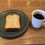 六月の鹿 - バタートーストとコーヒー