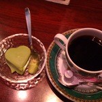 叙々苑 - ランチセットのデザート(抹茶アイス)とコーヒー