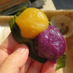 嘉例川駅内 駅弁売場 - 「花の待つ駅　かれい川」のデザート「けせん団子」