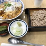 Soba Tempura Sojibou - 2024/2/23 ランチで利用。かつ丼定食(小そば付き)(1,350円)