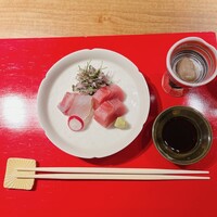 賛否両論 名古屋 - ごぼう醤油とお刺身(真鯛とまぐろ？)