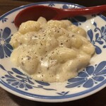 金町製麺 - 黒トリュフ入りクリームニョッキ　450円