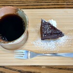 Mamma vivace 93 - ホットコーヒーとサービスのデザート