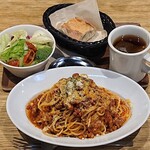 Kafekarudhi Nohagare - CAFE KALDINO HAGARE ヤエチカ店 LUNCH PASTA SET 北海道産どろぶたのミートソース 税込1,100円 ホットティーを選んで