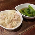 Nawanai - お通しのポテサラと菜の花のお浸し。私好みの薄味で美味しくて、ここはアタリ！と思った瞬間(*≧艸≦)