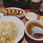 中華珍満 - 炒飯、餃子、ビール