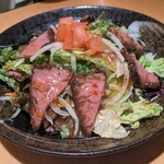 藁焼き・日本酒 わらやき道場 - ローストビーフサラダ