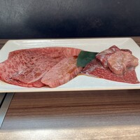 焼肉うしごろ 新宿三丁目店 - 