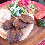 アゼル・レストラン&バー - Köfte（ミートボールプレート）※キョフテ，ラムとビーフのミックス