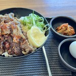 Karubi Don To Sun Dwu Bu Sem Monten Kandon - 温玉カルビ丼