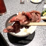 オリーブ牛焼肉 妃牛 - レモンでさっぱりいただきました。