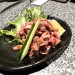 オリーブ牛焼肉 妃牛 - オリーブ牛炙りユッケ