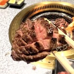 オリーブ牛焼肉 妃牛 - 完成‼️中は絶妙な肉汁滴る感じ