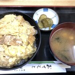 軽米食堂 - かつ丼　680円