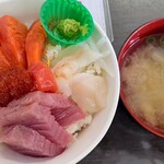水口寿志亭 市場の食堂  - 海鮮丼690円税込