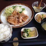 Hachi hachi - 豚の生姜焼きランチ