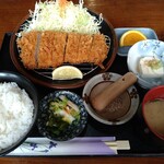 とんかつ専門店 かつ一 - ロースカツ定食