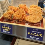 つるまる饂飩 - 料理写真:揚げ物