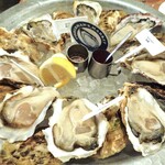 FISHERMAN'S MARKET OYSTER BAR - 「ハッピーアワーセット」の生牡蠣（２人前）