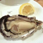 FISHERMAN'S MARKET OYSTER BAR - 生牡蠣（坂越）