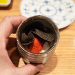 やまぐち - 白味噌風フォア干し買いグラのテリーヌ苺白和え黒トリュフのせ