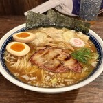 Menkoidokoro Kiraku - ワンタン麺（中盛：季節のオススメ）¥1150