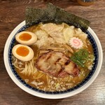 Menkoidokoro Kiraku - ワンタン麺（中盛：季節のオススメ）¥1150