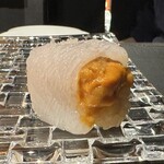 赤坂 鮨大谷 - 馬糞雲丹と剣先イカ　