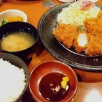 とんかついなば和幸 - 「かきフライとロースかつ定食」全景