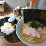 横浜ラーメン 渡来武 - 