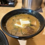 究極のにぼし味噌らーめん 人間ばんざい - スープ