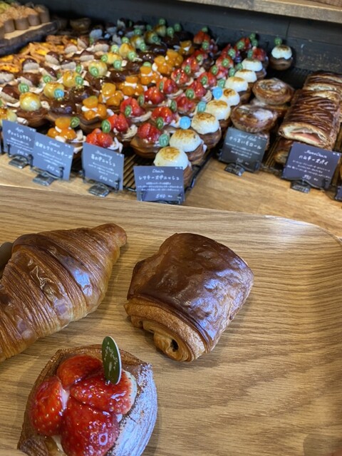 by osatou963 : 丘の上のパン屋 - あざみ野/パン | 食べログ