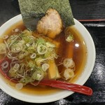 中国料理 頤和園 - 参考画像　新谷　肉入り中華そば